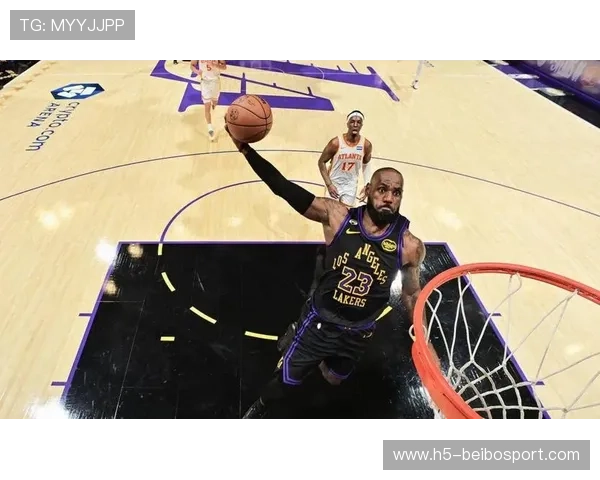 詹姆斯关键时刻再现神奇表现助湖人逆转勇士